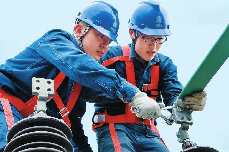 暴雨(yǔ)！高(gāo)溫！電(diàn)力企業(yè)從(cóng)容應對(duì) 全力複電(diàn)